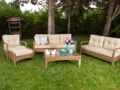 Kilka wskazówek dotyczących zakupu eleganckiego stolika kawowego do ogrodu